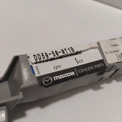 Genuine Mazda Retainer (R) Fr | DD59500T1B