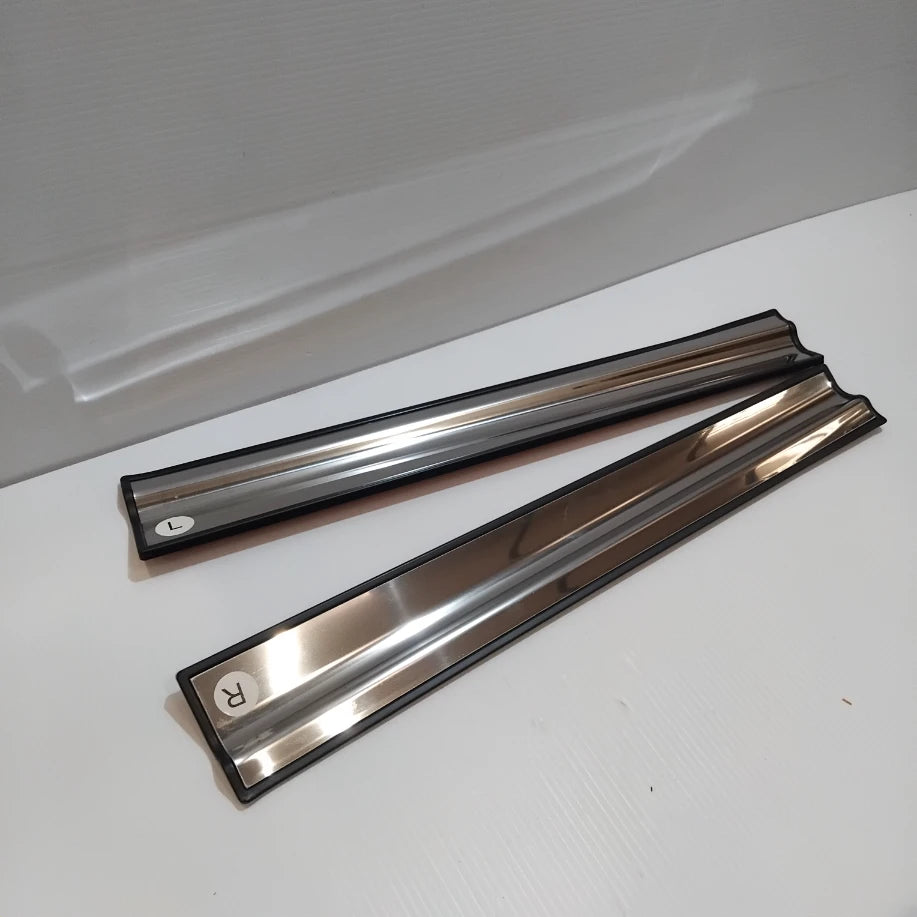 Sport Exterior Sill Guards - SEAT | 1P9071510