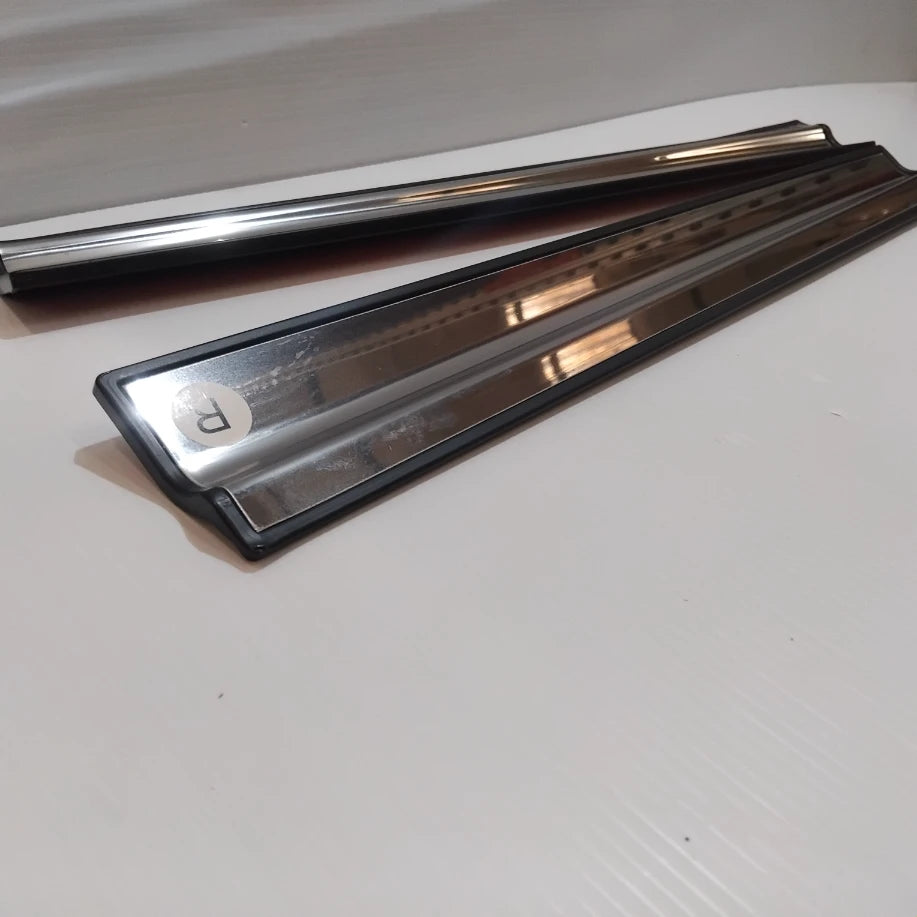 Sport Exterior Sill Guards - SEAT | 1P9071510