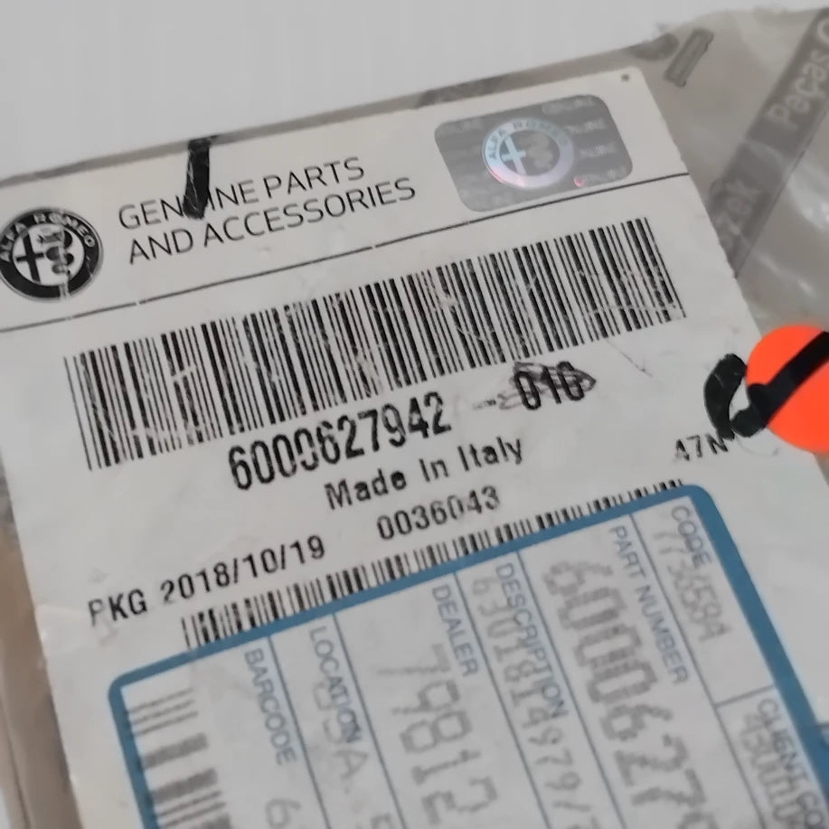 1x Genuine Floor Lining Clip - Alfa Romeo Giulietta 2010-2020 | 6000627942