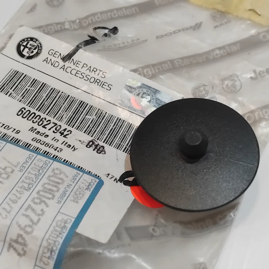 1x Genuine Floor Lining Clip - Alfa Romeo Giulietta 2010-2020 | 6000627942