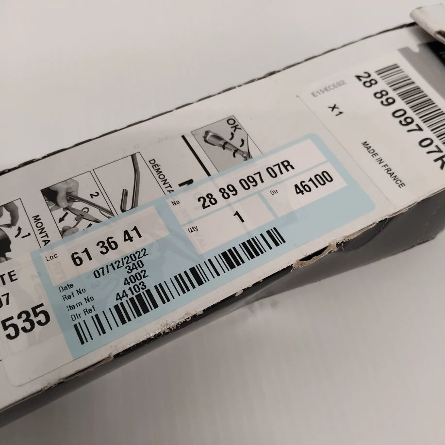 Genuine Renault Dacia Duster Front Wiper Blades | 28 89 093 07R