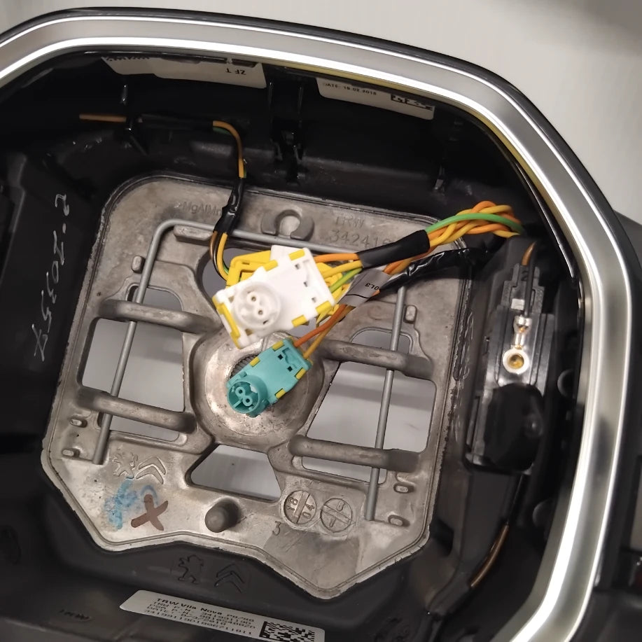 Genuine Steering Wheel - Peugeot 3008 / 5008 / 508 | 98105488ZD