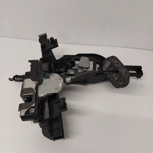 Genuine Front Left Door Latch - Ford Focus | 2537200