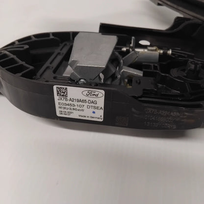 Genuine Front Left Door Latch - Ford Focus | 2537200