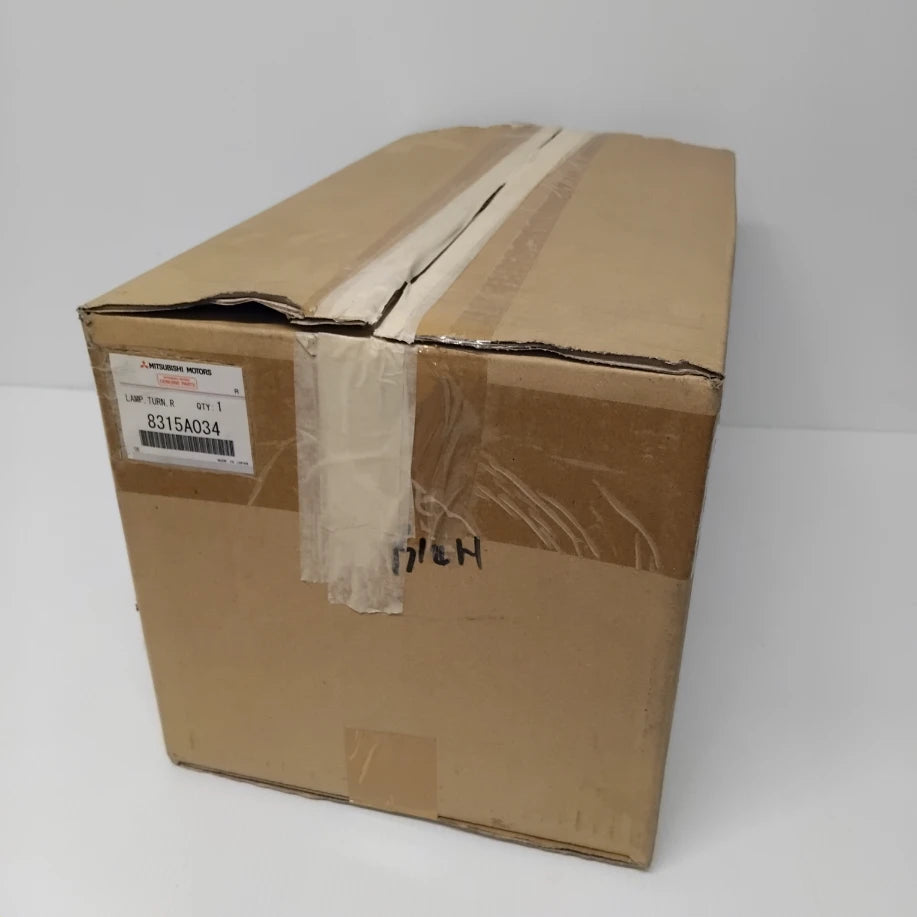 Genuine Front Right Turn Signal Lamp - Mitsubishi Eclipse Cross | 8315A034