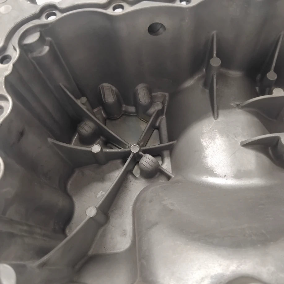 Genuine Sump / Oil Pan - Suzuki Grand Vitara | 11511-67JG2-000