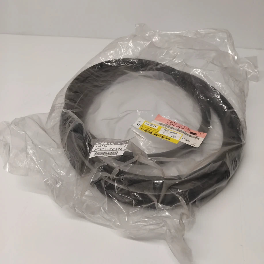 Genuine Front Right Door Seal - Nissan GT-R 2008-2010 | 76921JF00A