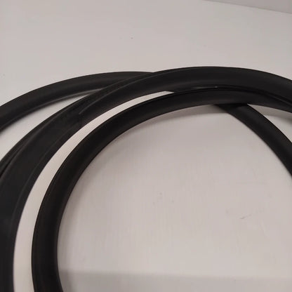 Genuine Front Right Door Seal - Nissan GT-R 2008-2010 | 76921JF00A