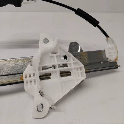 Genuine Mazda Arm/Base(R),Win | D09L58590A