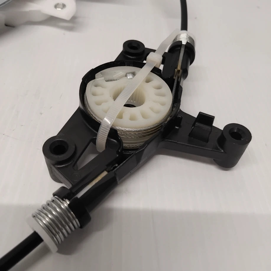 Genuine Mazda Arm/Base(R),Win | D09L58590A