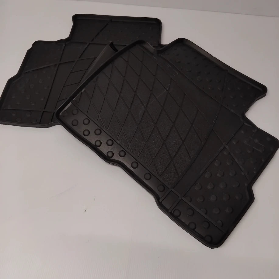 Genuine Mitsubishi Rubber Mat Set Rear Swb | MZ312479