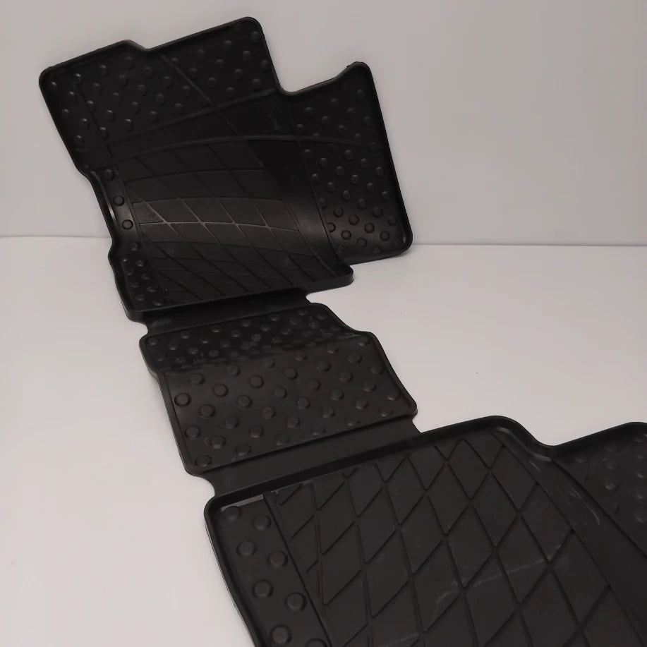 Genuine Mitsubishi Rubber Mat Set Rear Swb | MZ312479