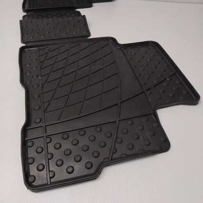 Genuine Mitsubishi Rubber Mat Set Rear Swb | MZ312479