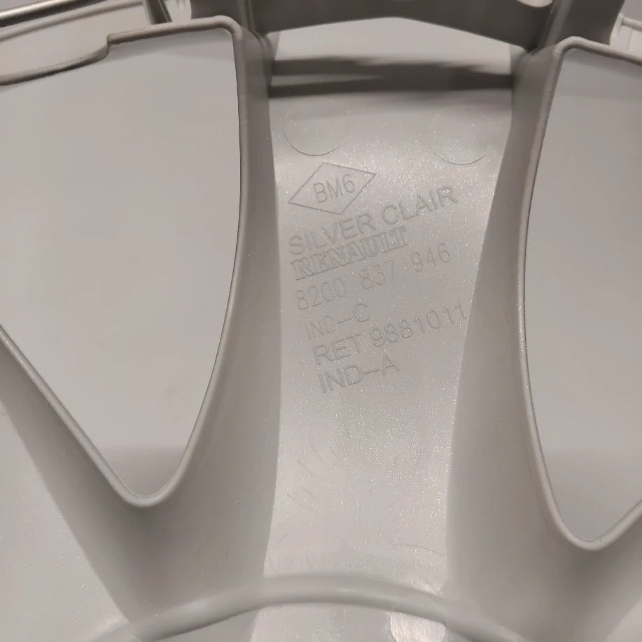 Genuine Renault Wheel Trim | 82 00 837 946