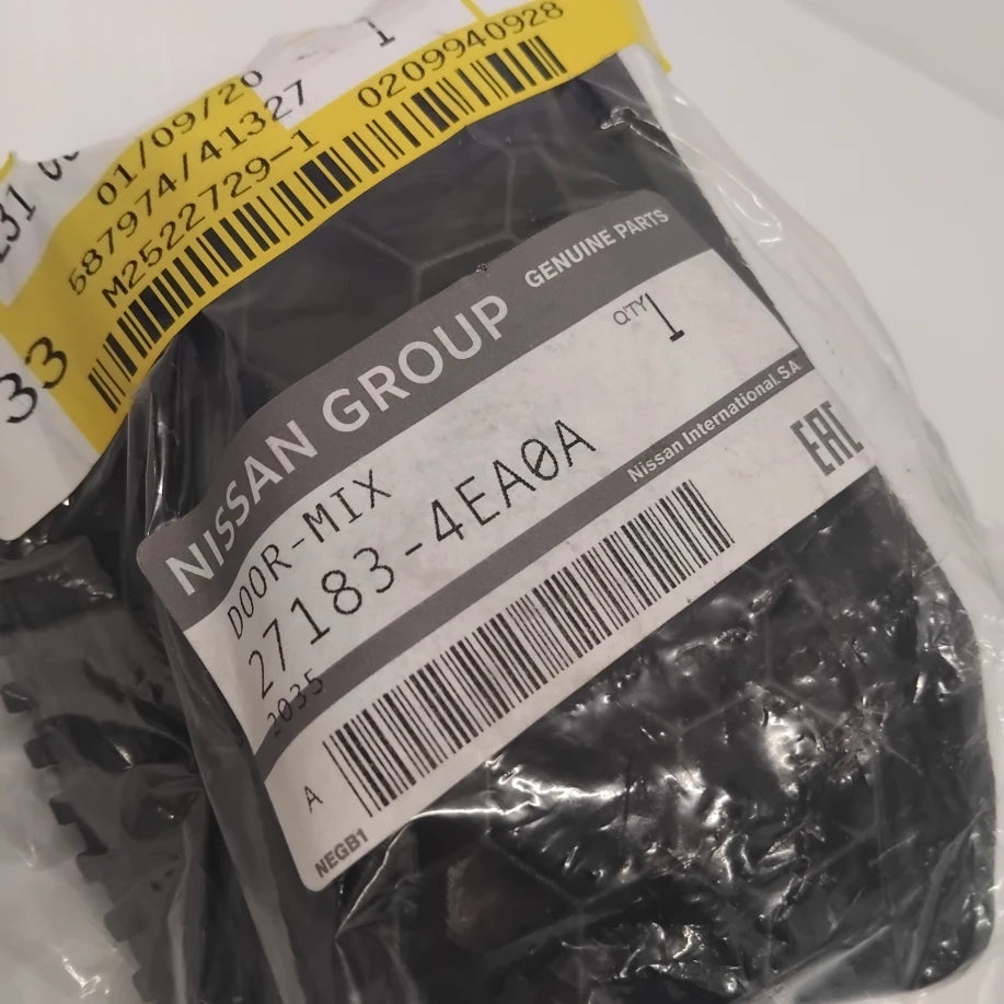 Genuine Air Conditioning Vent - Nissan Qashqai 2013-2021 1.7 Diesel | 271834EA0A