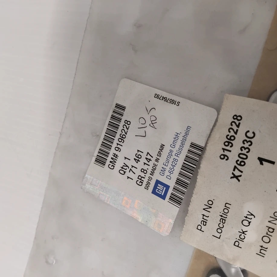 Genuine Vauxhall Name Plate | 9196228