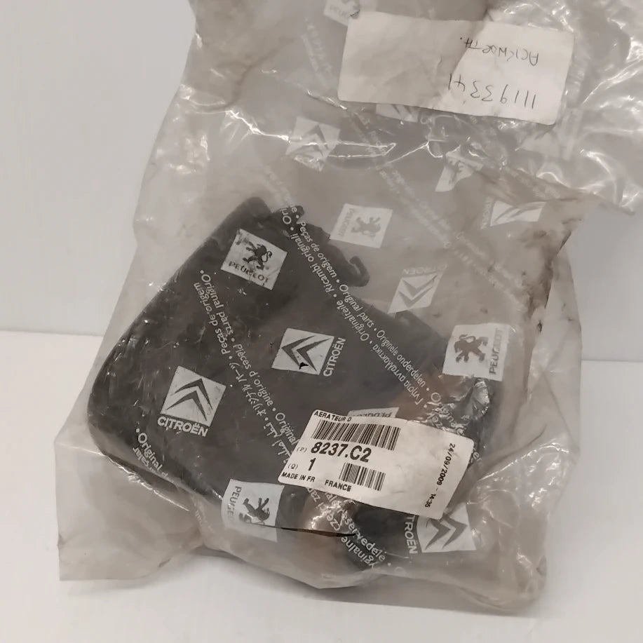 Genuine Peugeot Louver | 8237C2