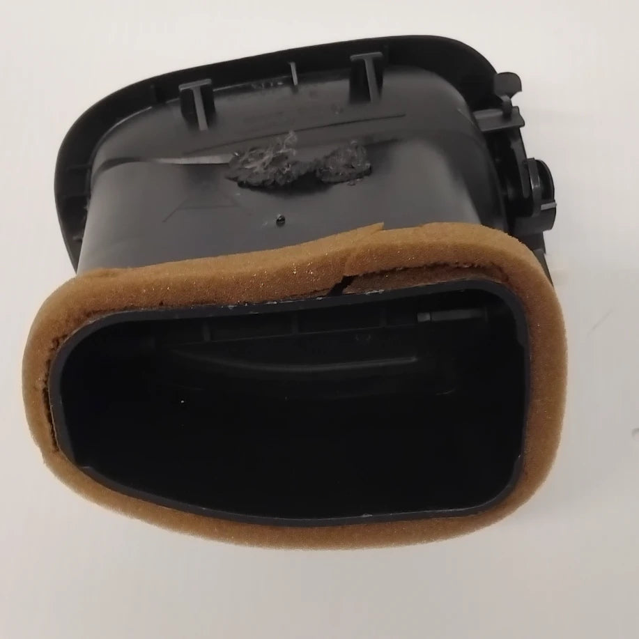 Genuine Peugeot Louver | 8237C2