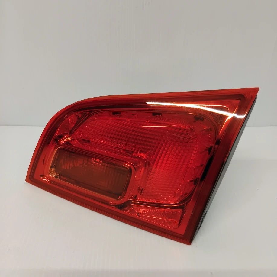 Genuine Vauxhall Tailgate Light | 13282249