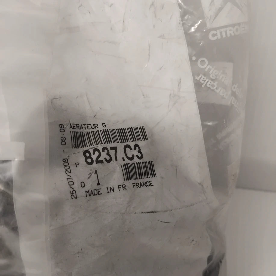 Genuine Peugeot Louver | 8237C3