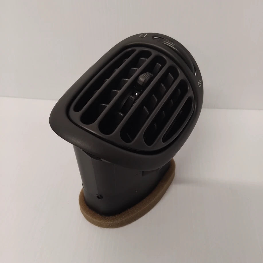 Genuine Peugeot Louver | 8237C3