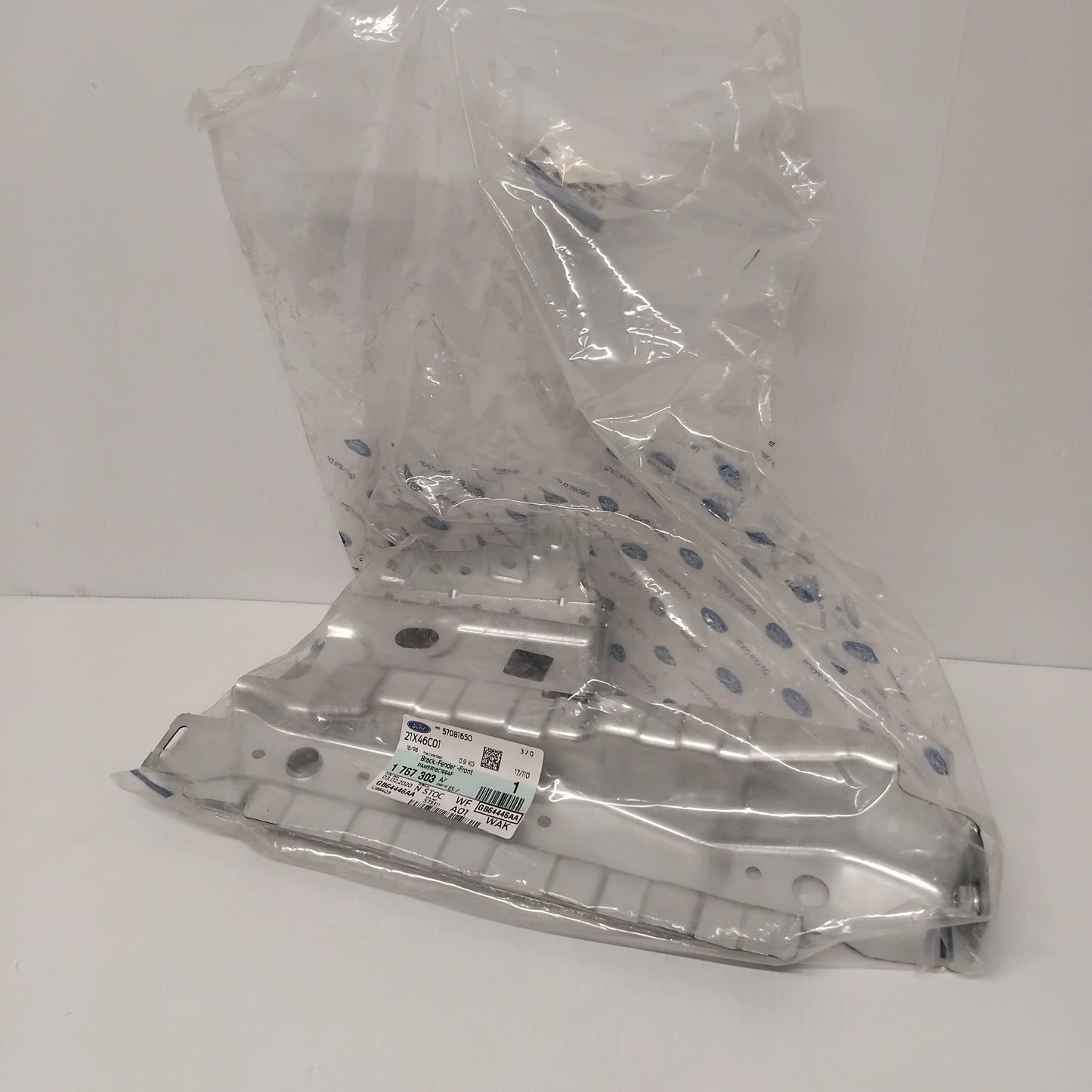 Genuine Front Left Fender Bracket - Ford C-Max 2010-2019 | 1767303