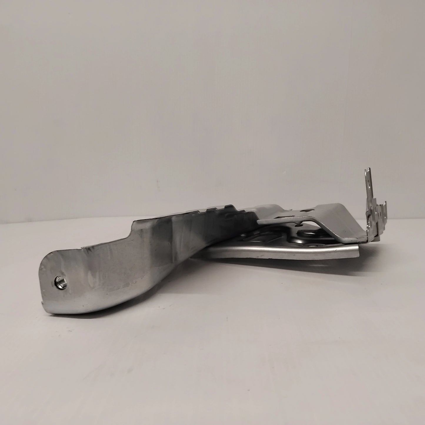 Genuine Front Left Fender Bracket - Ford C-Max 2010-2019 | 1767303