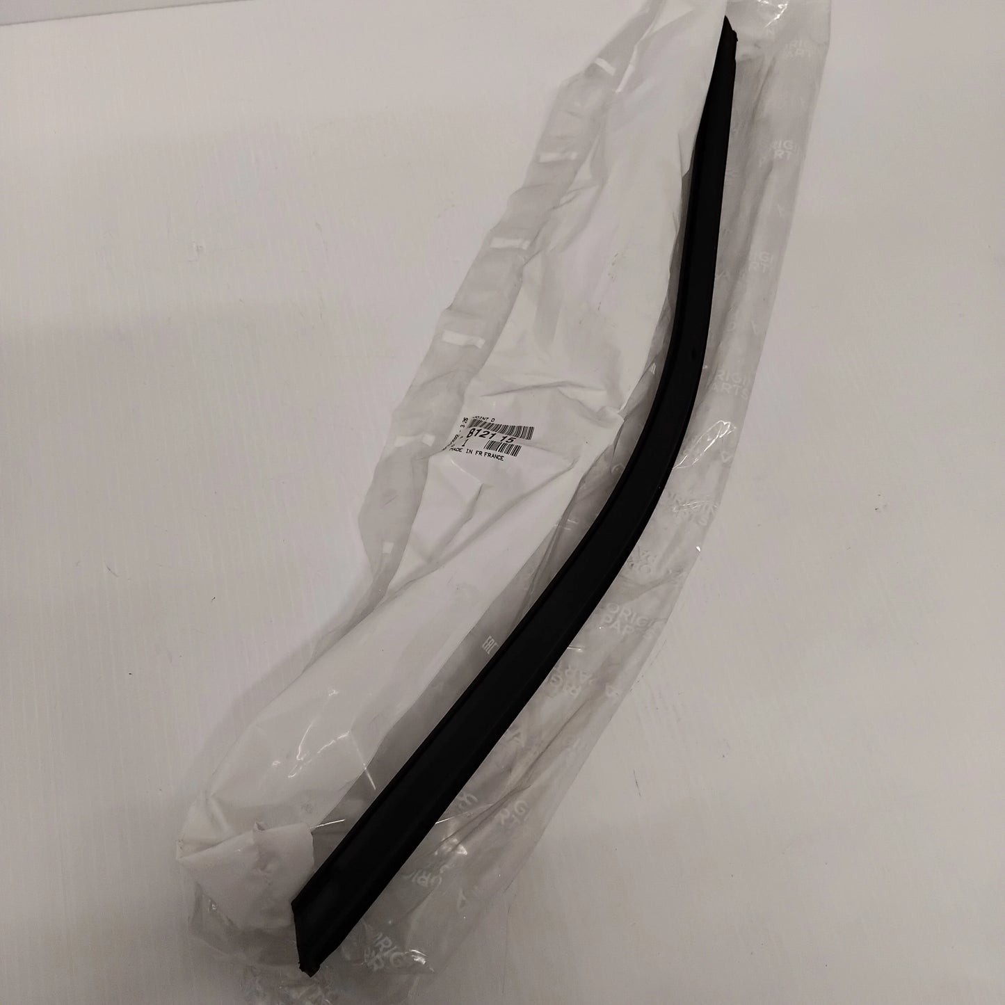 Genuine Peugeot Window Seal | 812115