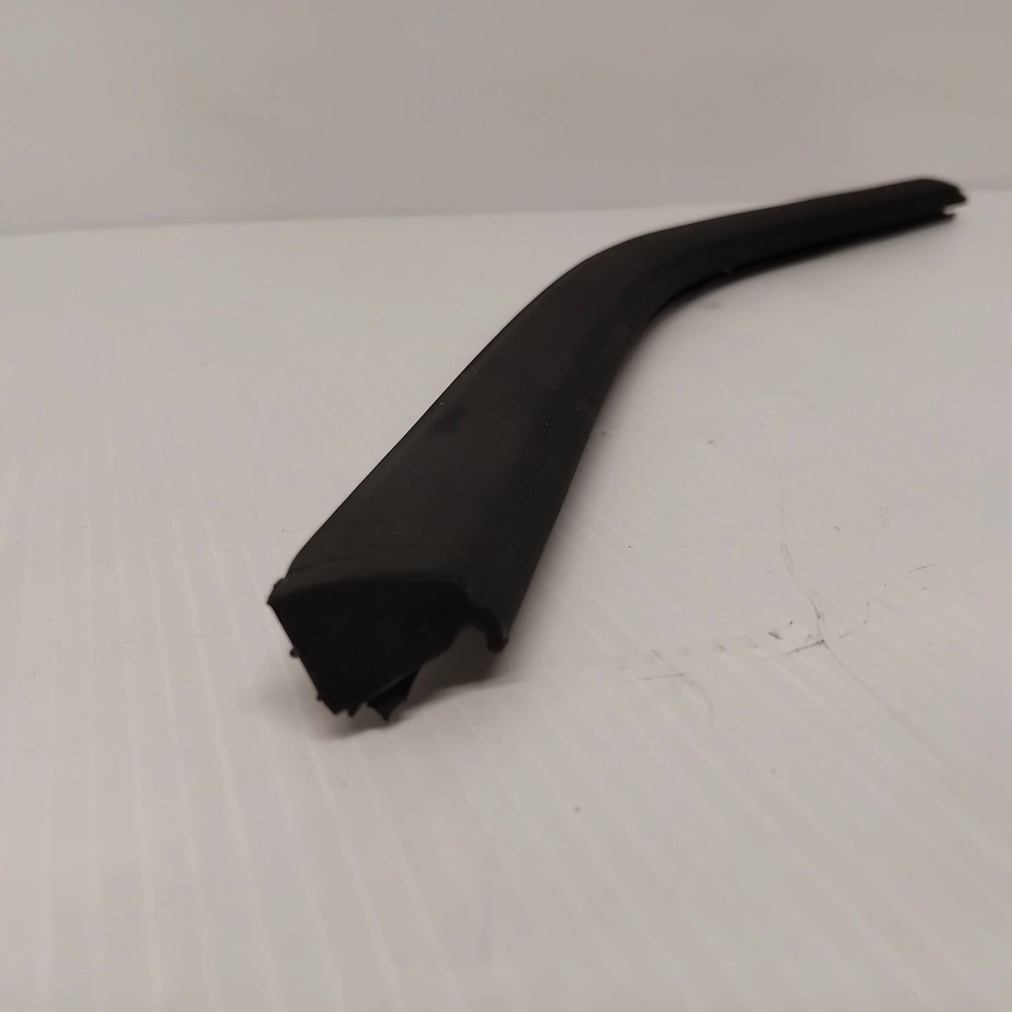 Genuine Peugeot Window Seal | 812115