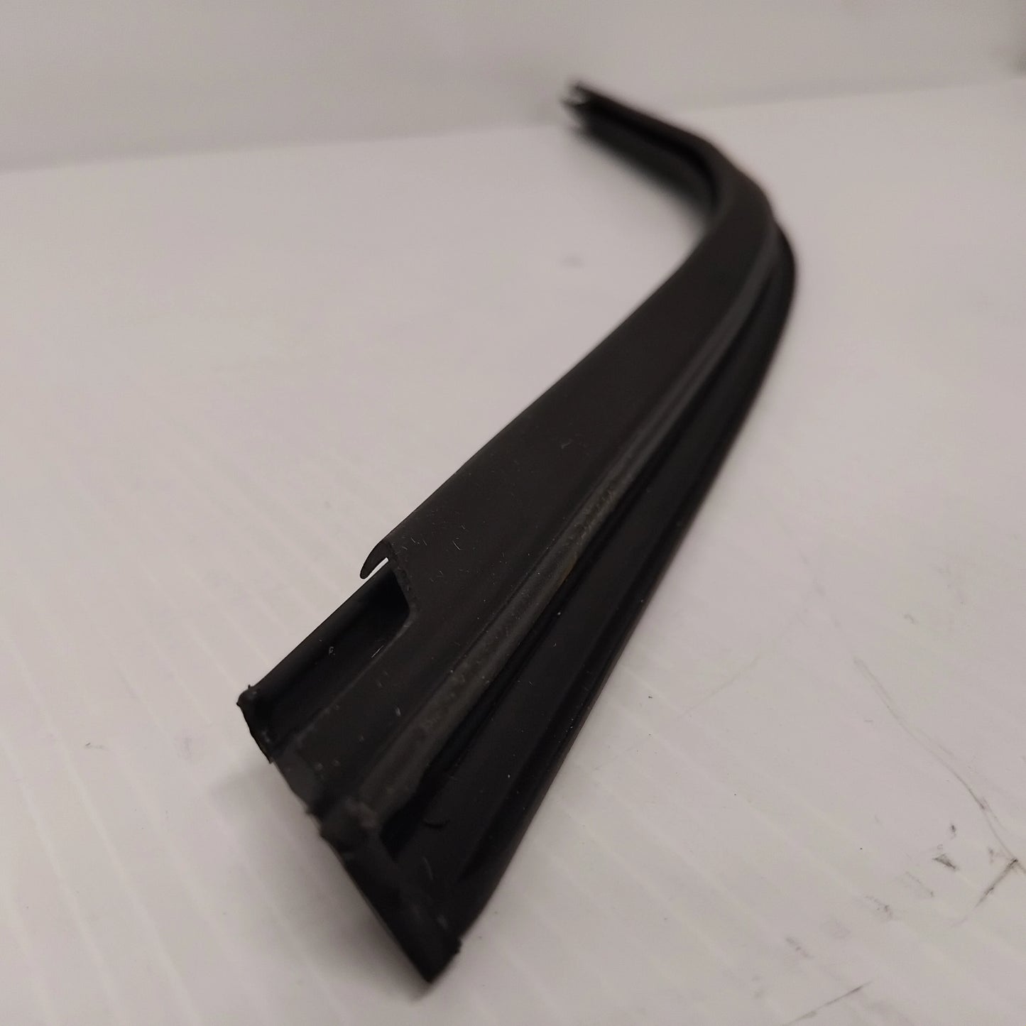 Genuine Peugeot Window Seal | 812115