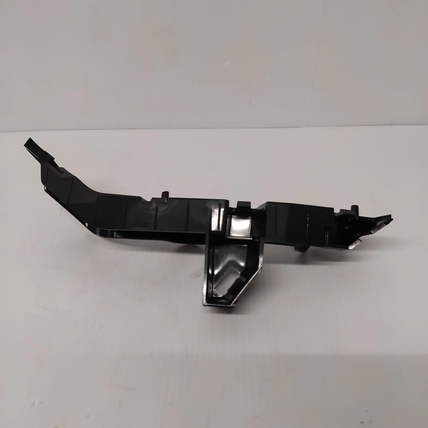 Genuine Front Bumper Left Bracket - Ford Transit Connect 2020- | 2482983