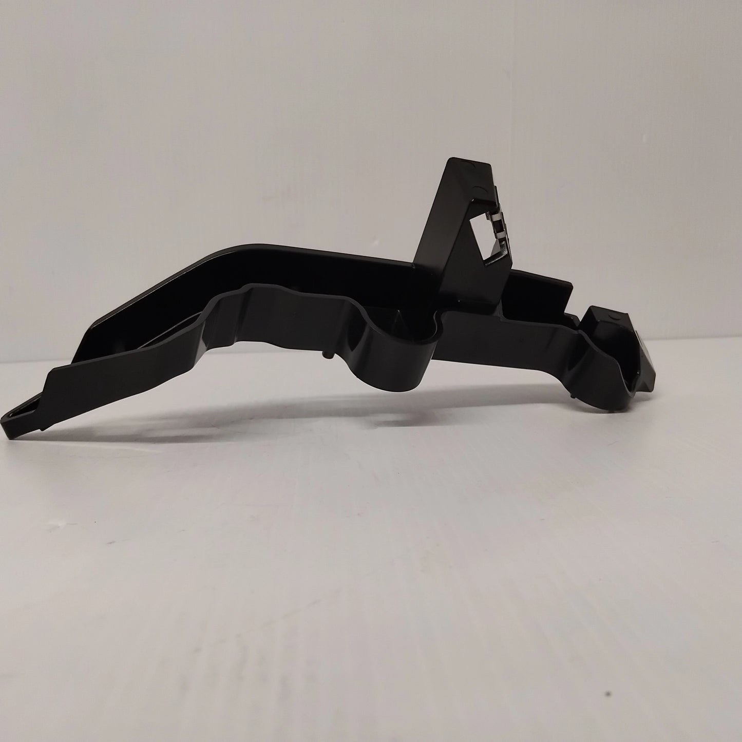 Genuine Front Bumper Left Bracket - Ford Transit Connect 2020- | 2482983