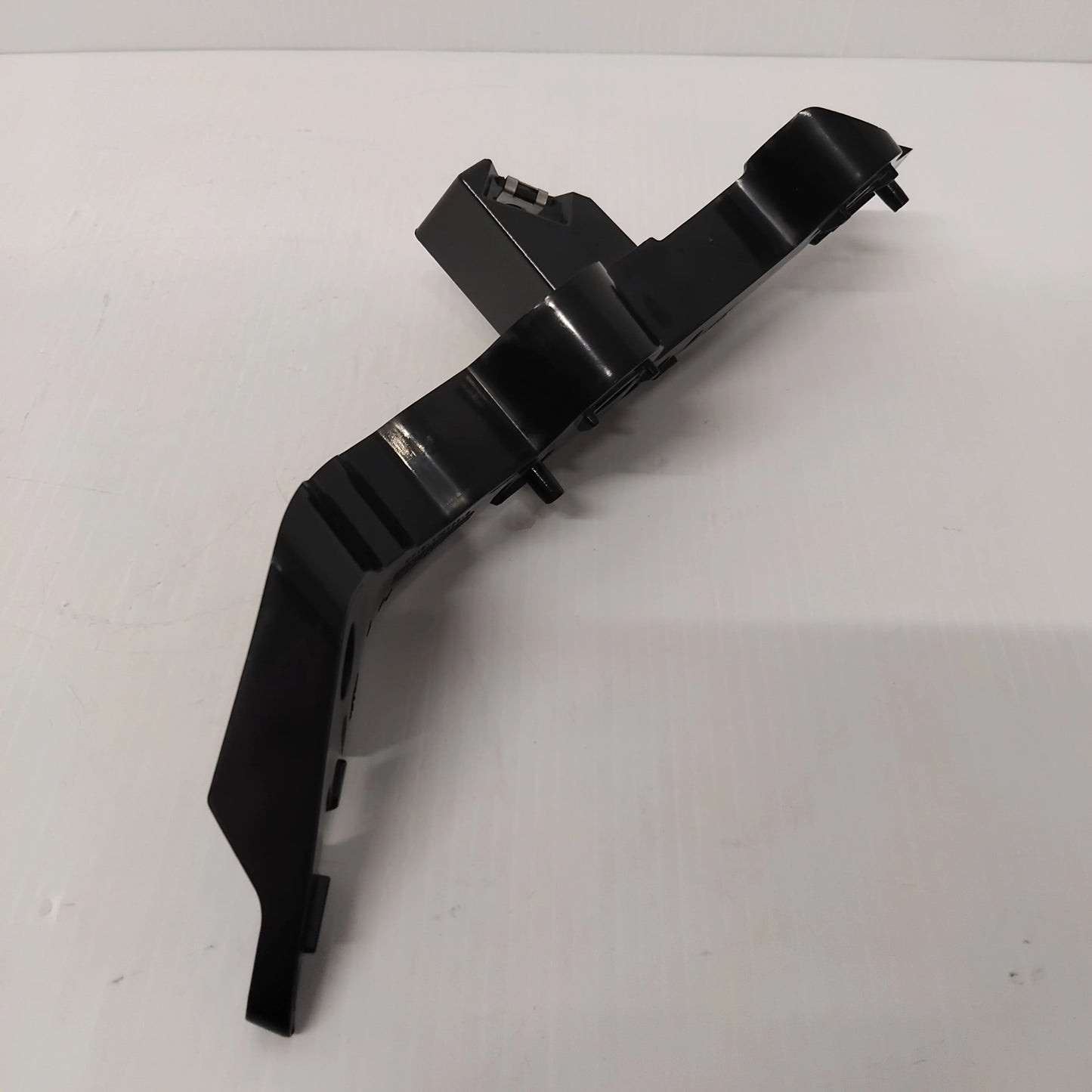 Genuine Front Bumper Left Bracket - Ford Transit Connect 2020- | 2482983