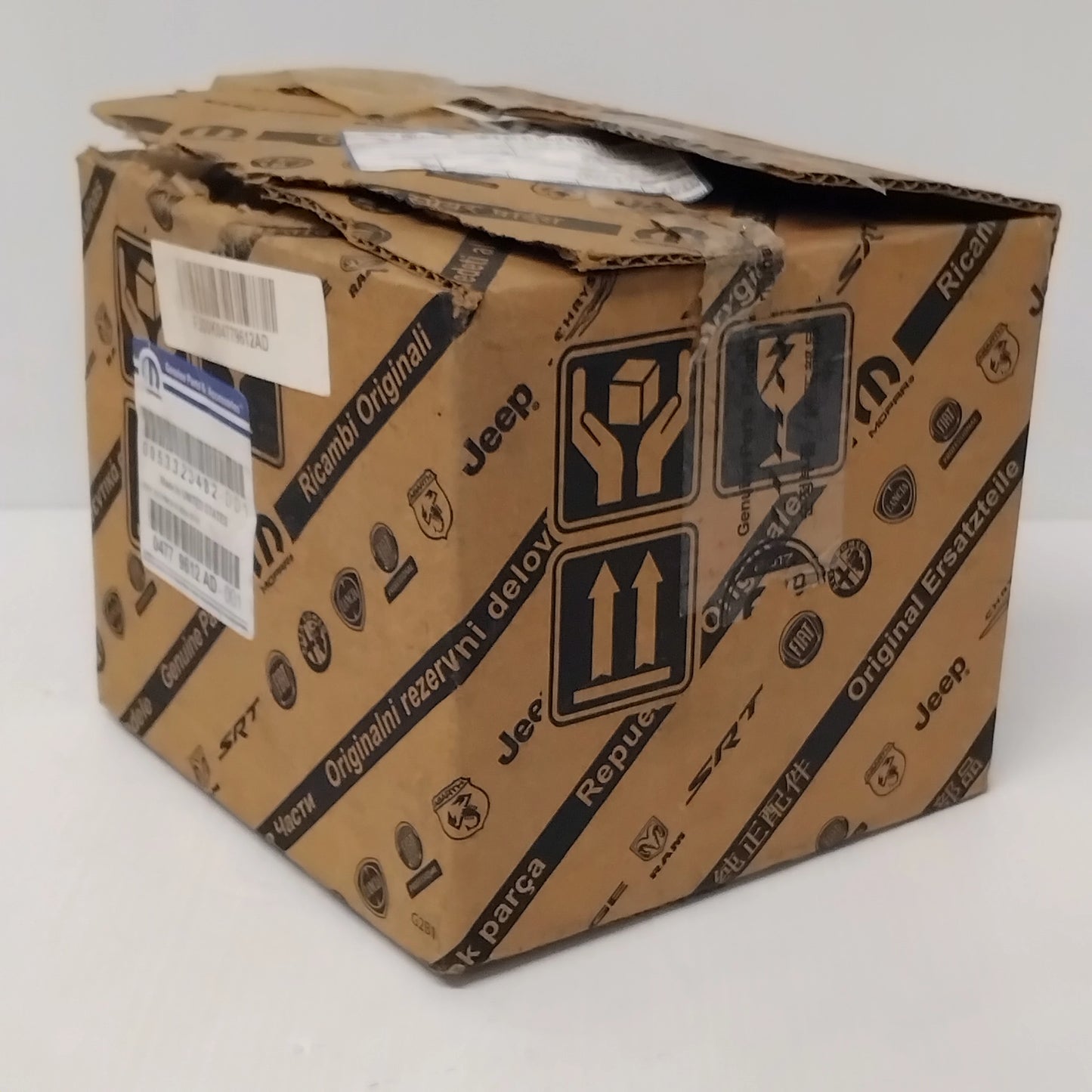 Genuine Jeep Hub | K04779612AD