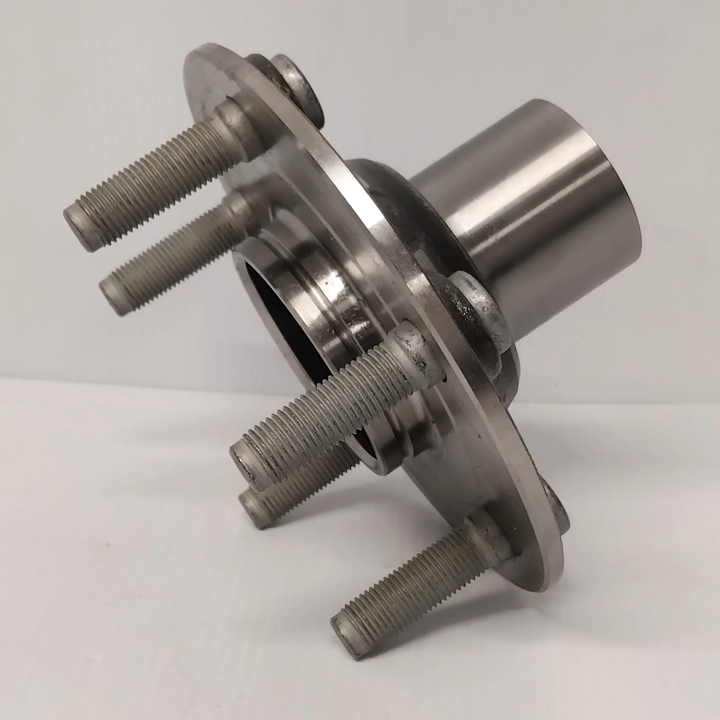 Genuine Jeep Hub | K04779612AD