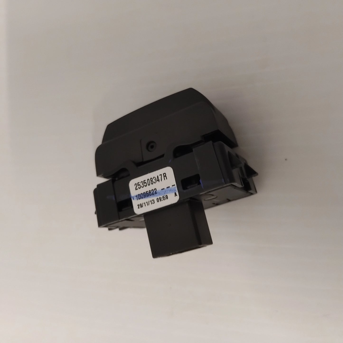 Genuine Vauxhall Ht Rr Scrn Ctr | 93868044