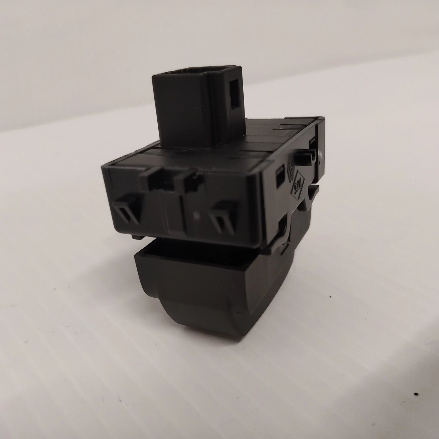 Genuine Vauxhall Ht Rr Scrn Ctr | 93868044