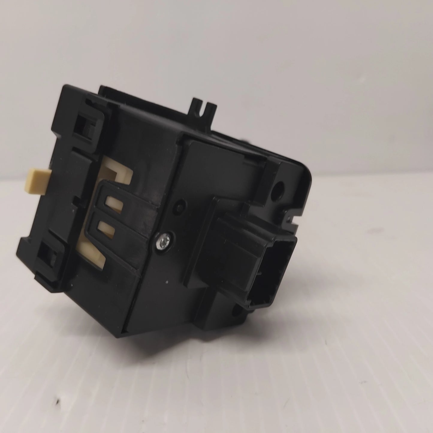 Genuine MG Switch Asm-T/Sig | 10990145