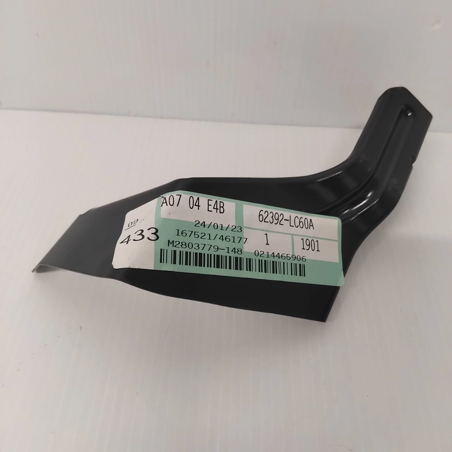 Genuine Front Grille Centre Bracket - Nissan Cabstar 2013-2019 | 62392LC60A