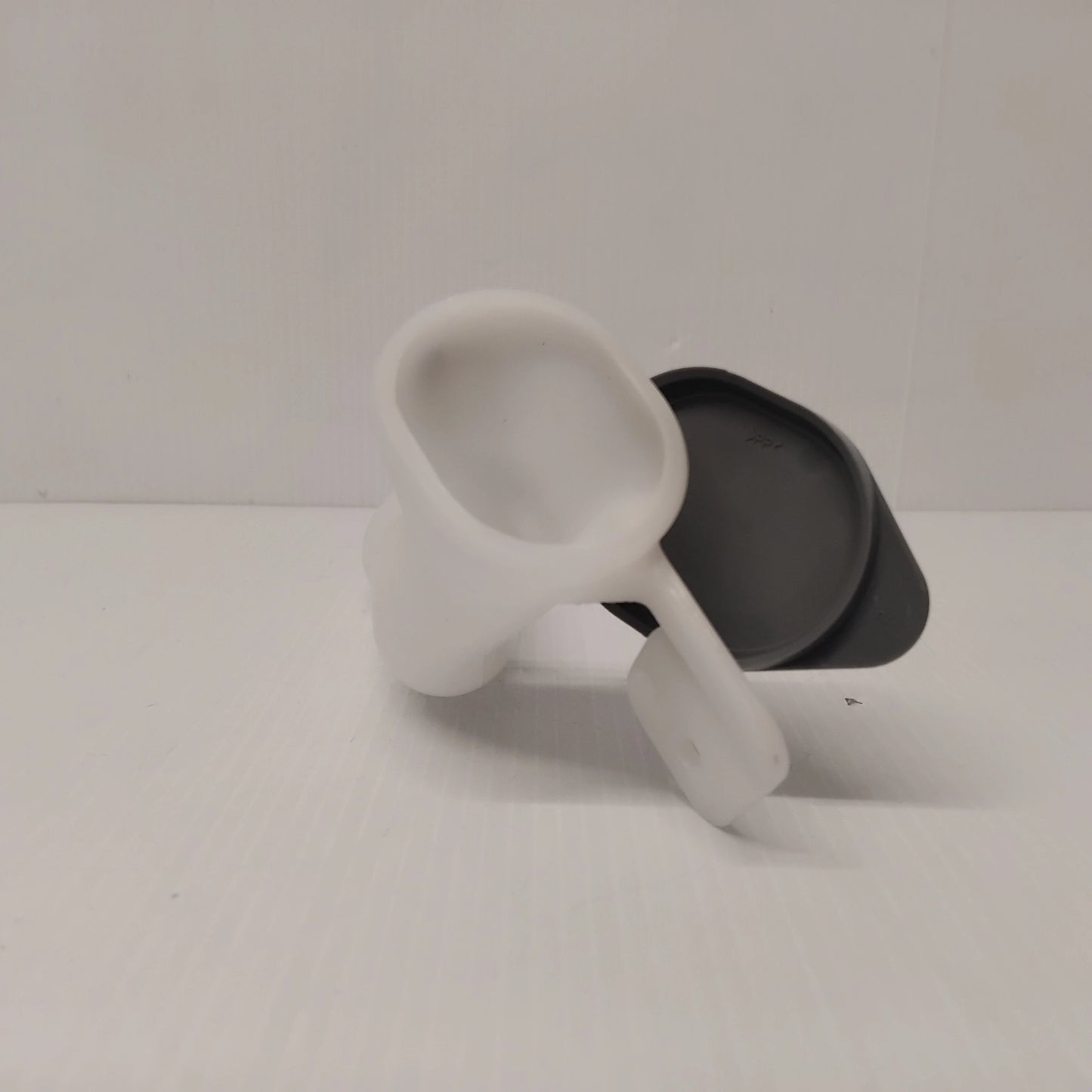 Genuine Windscreen Washer Tank Filler Neck - Nissan 370Z 2012-2019 | 289153GY0A