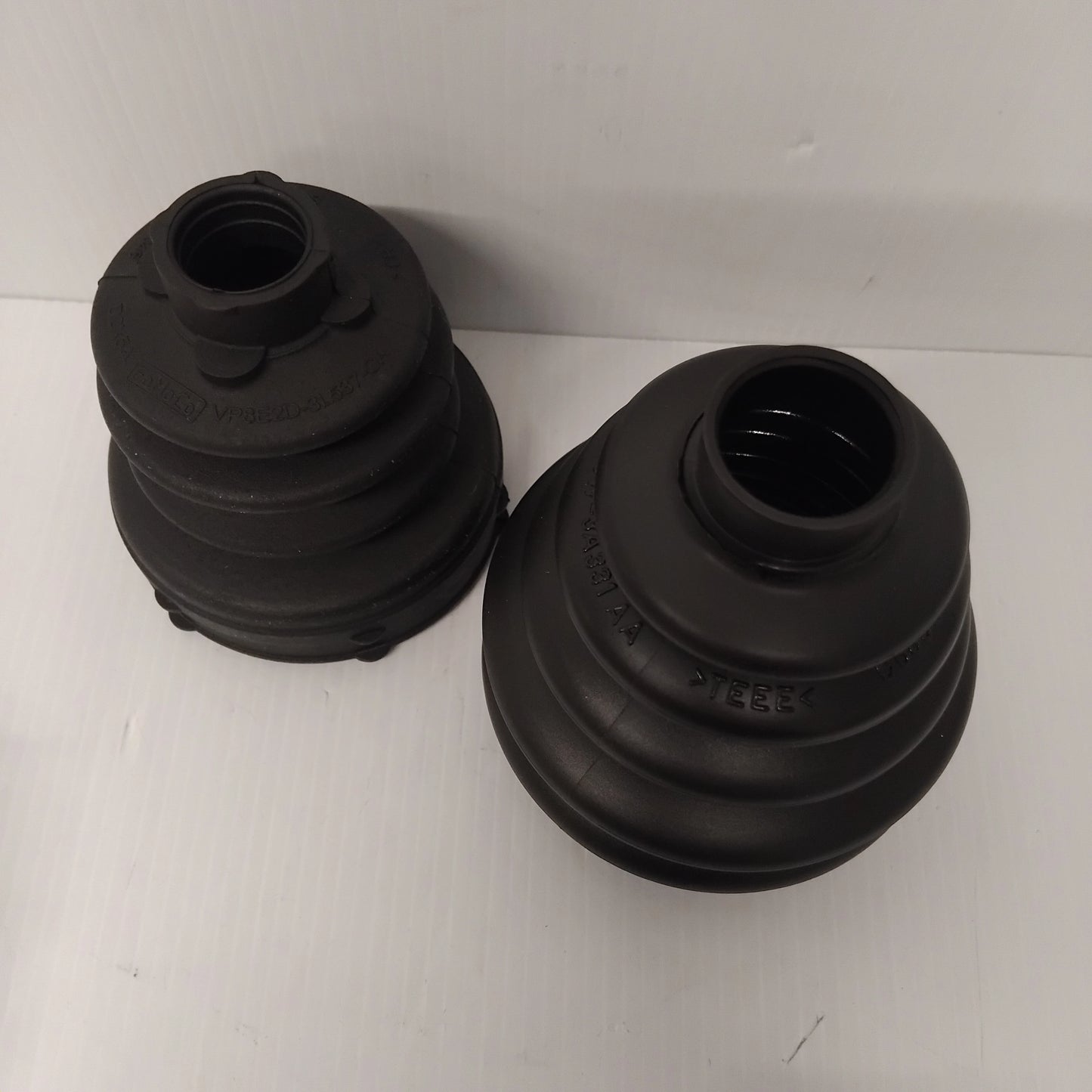 Genuine Front Axle Boot Kit - Inner and Outer - Ford Fiesta 2008-2012 | 1539193
