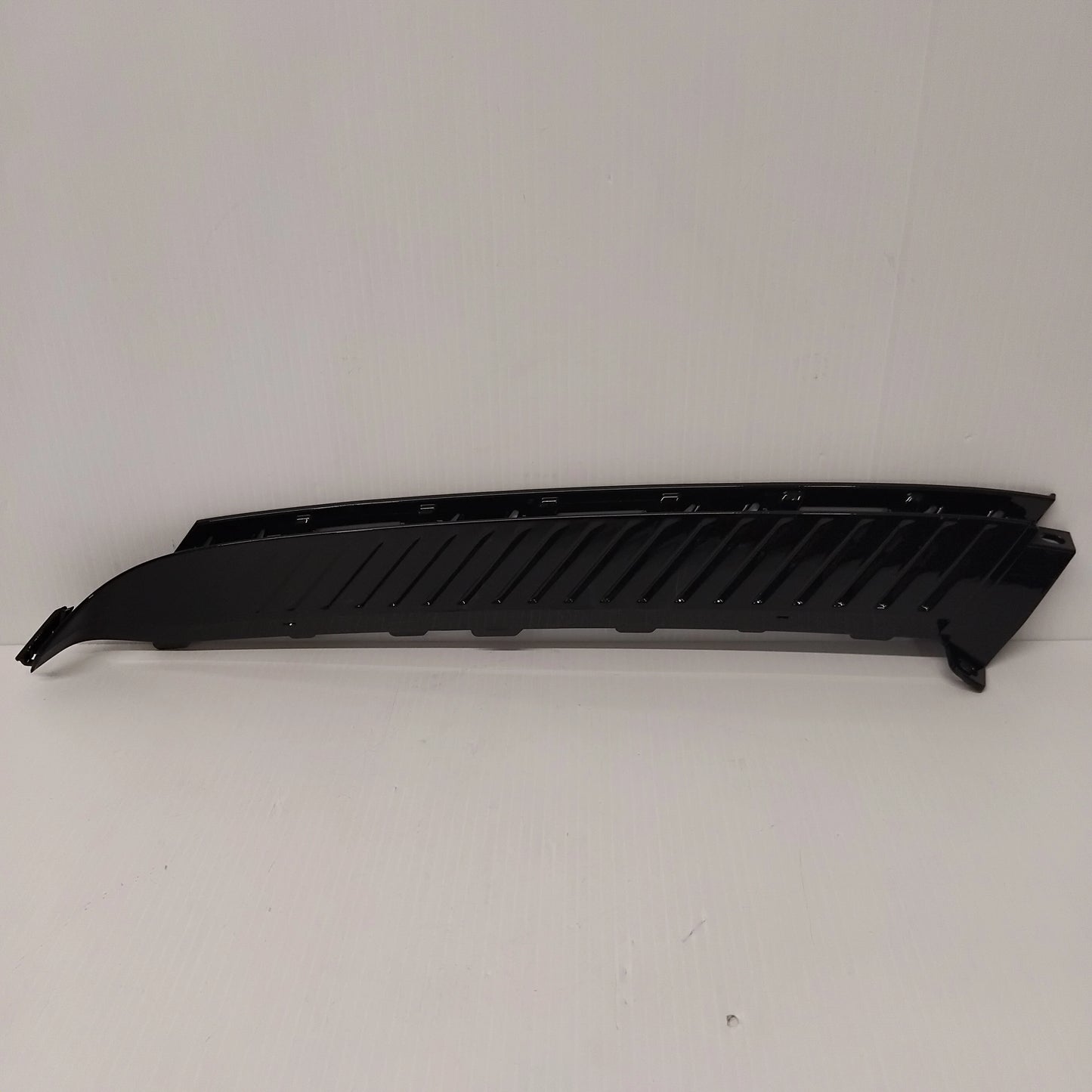 Genuine Front Bumper Left Moulding - Citroen C5 Aircorss | 9843225580