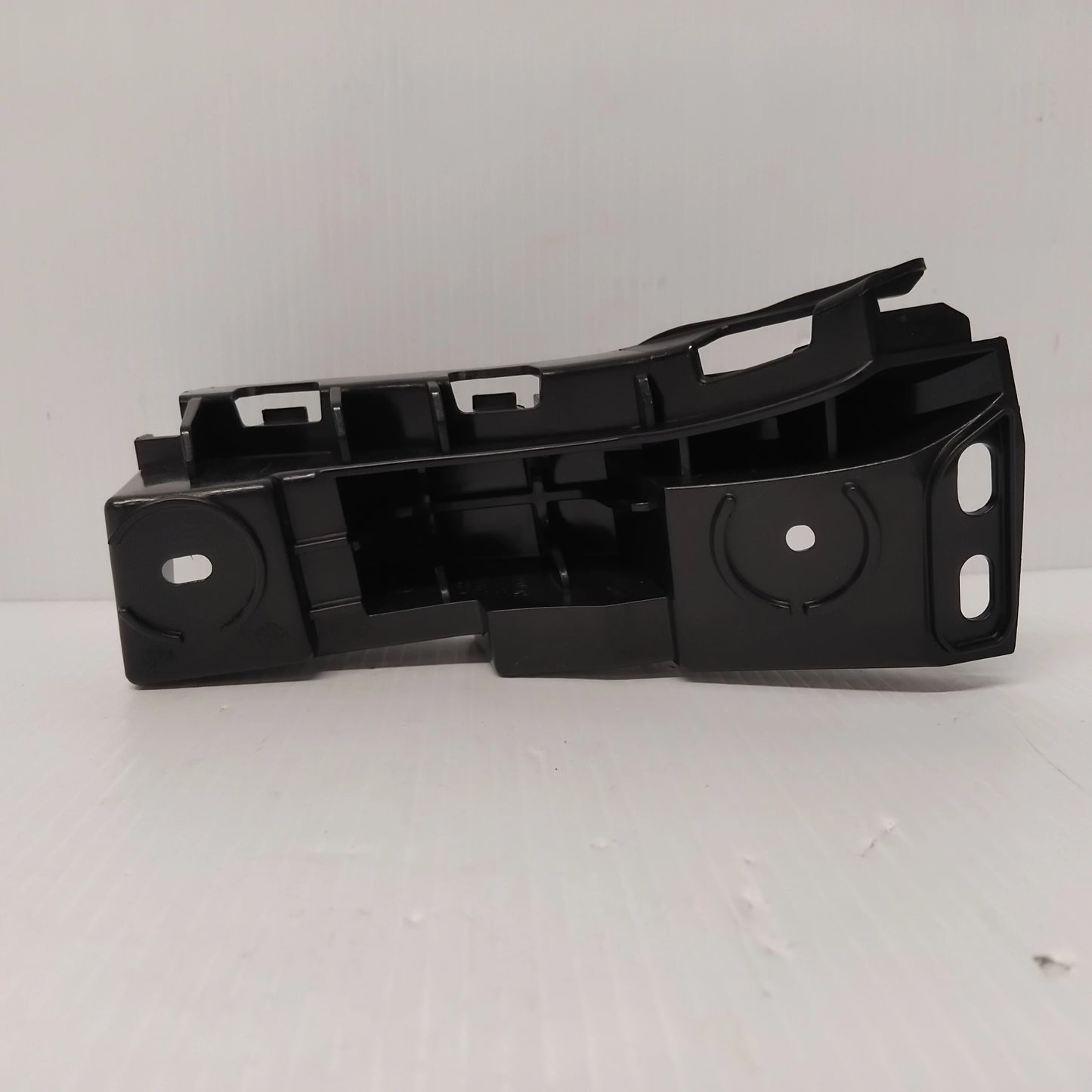 Genuine MG Bracket Asm-Rr Bpr Fascia Si | 10465723
