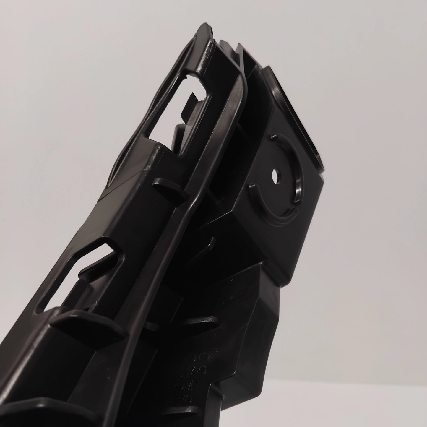 Genuine MG Bracket Asm-Rr Bpr Fascia Si | 10465723