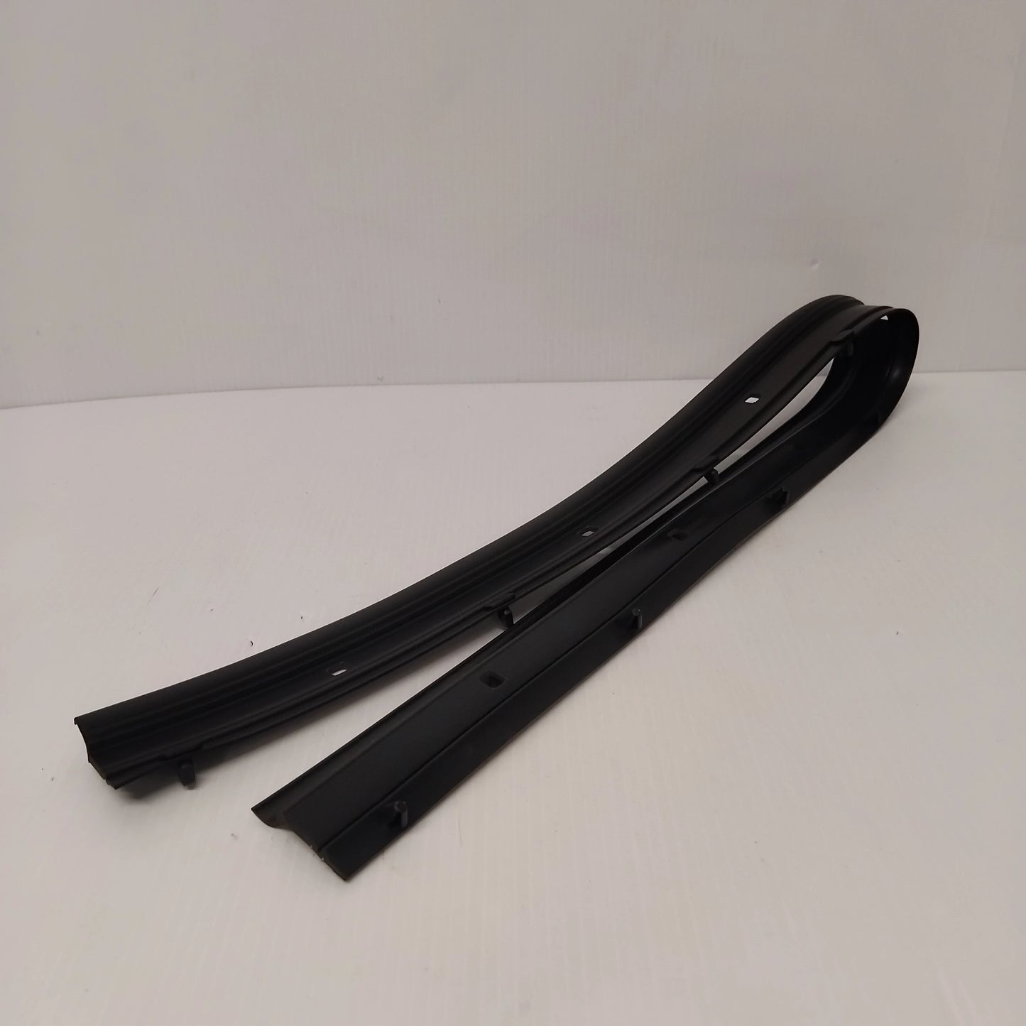 Genuine Renault Dirt Seal | 82 00 425 623
