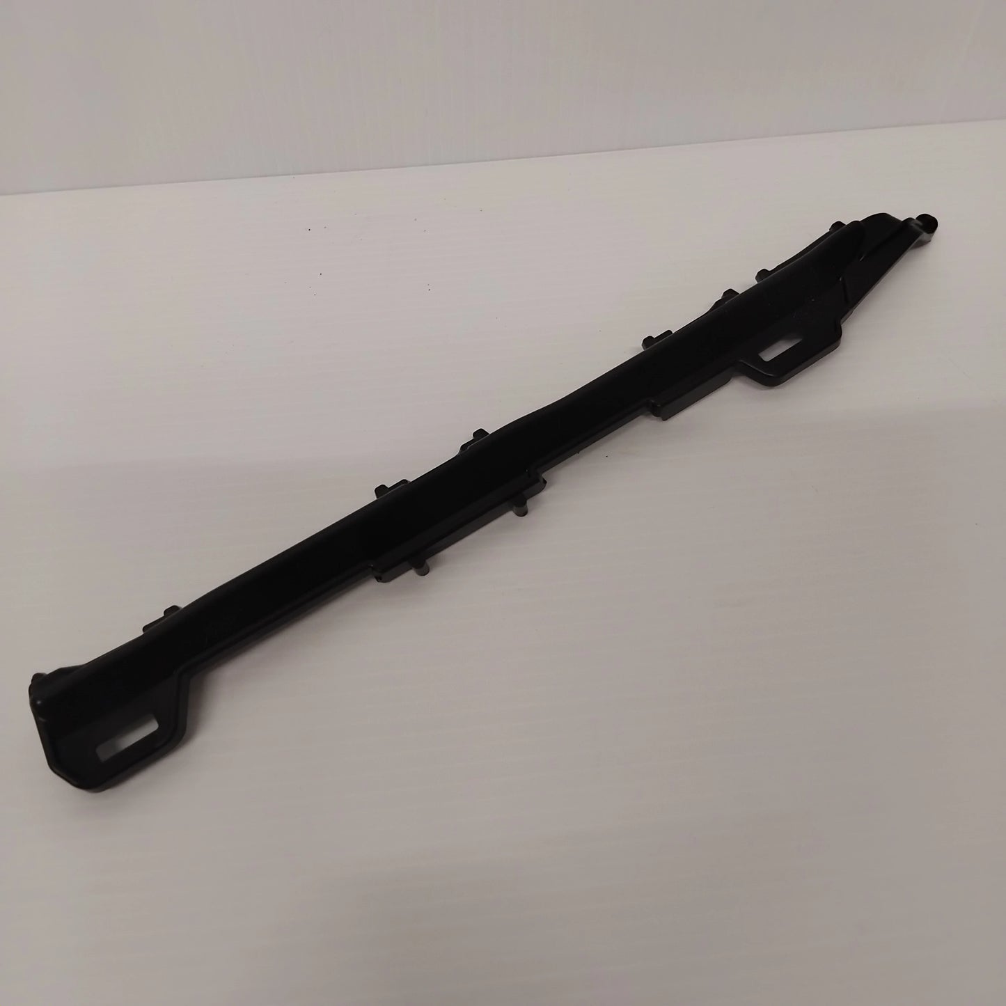 Genuine Nameplate Grille Right Bracket - Vauxhall Insignia B 2018- | 39067901