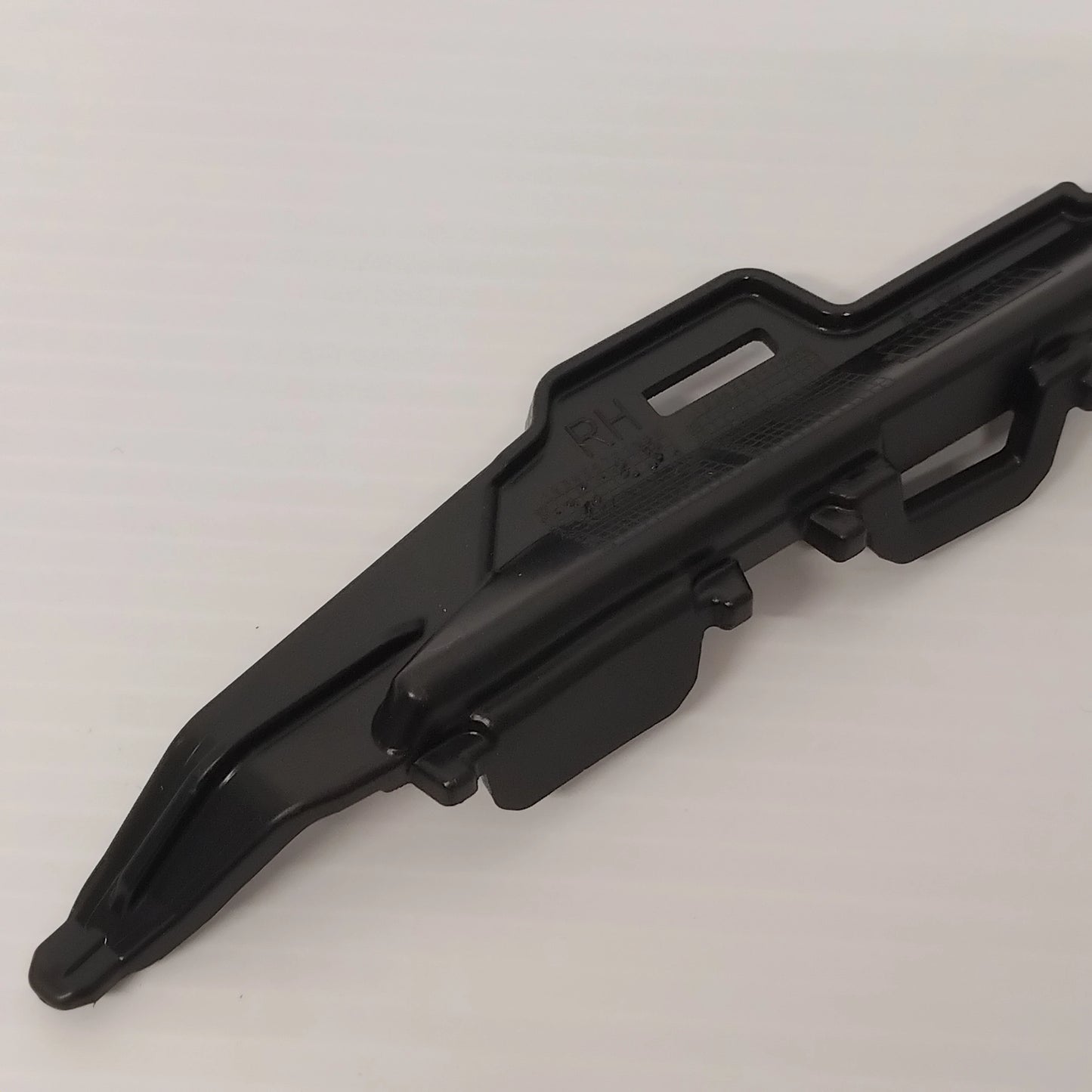 Genuine Nameplate Grille Right Bracket - Vauxhall Insignia B 2018- | 39067901