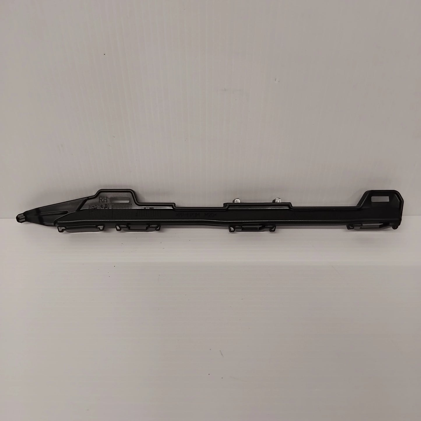 Genuine Nameplate Grille Right Bracket - Vauxhall Insignia B 2018- | 39067901