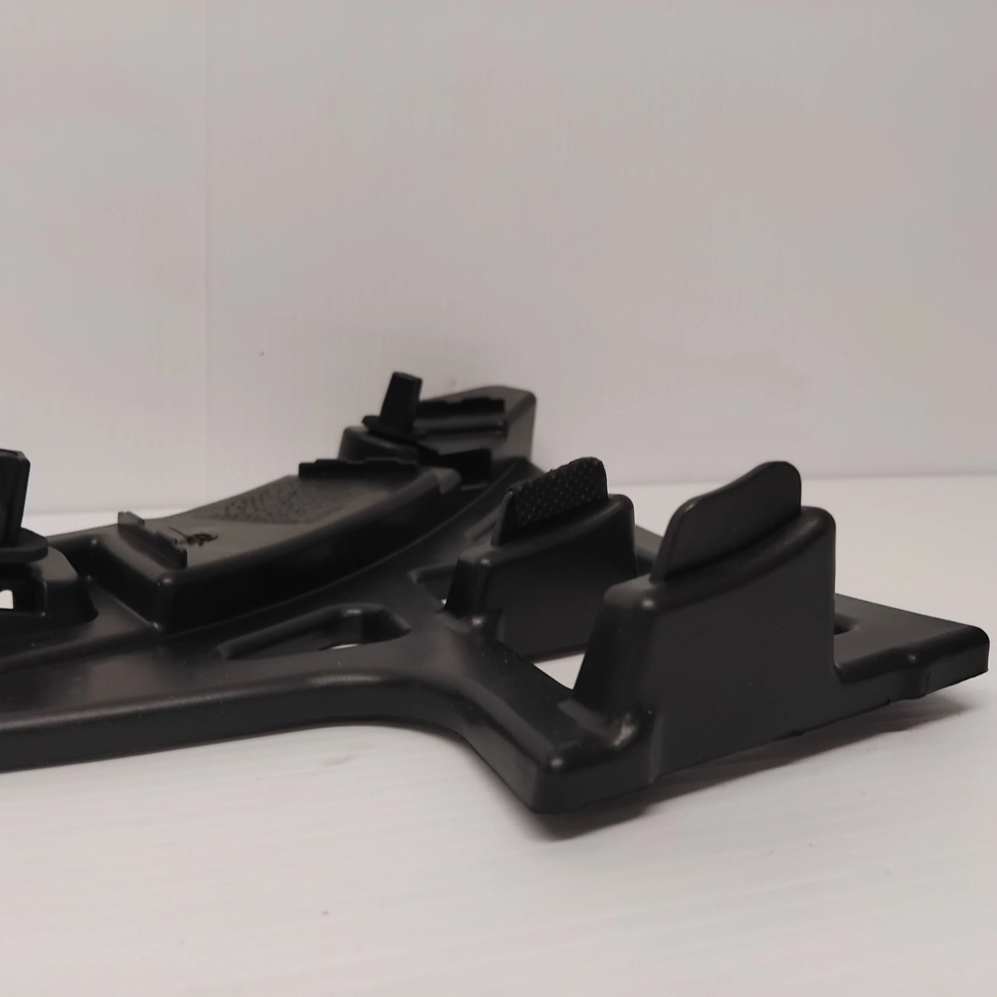 Genuine Hyundai Bracket Rear Bumper Side, RH | 86614G4200